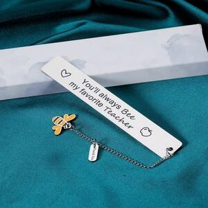 🌙 B19 - Teacher Bookmark